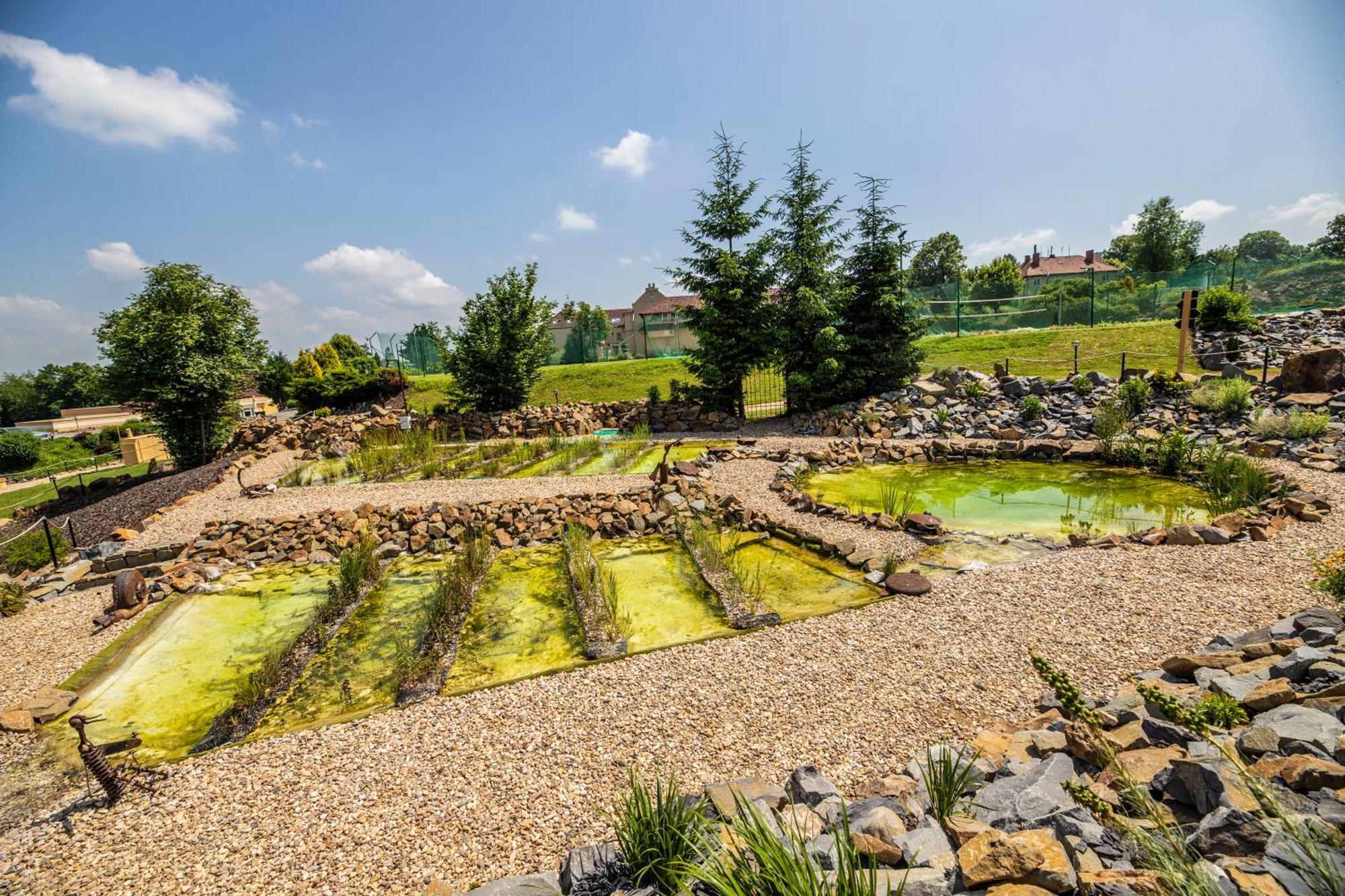 Drnovice  Hotel Allvet מראה חיצוני תמונה