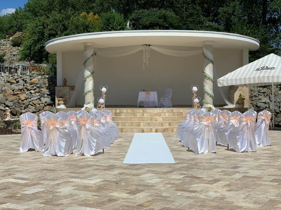 Drnovice  Hotel Allvet מראה חיצוני תמונה